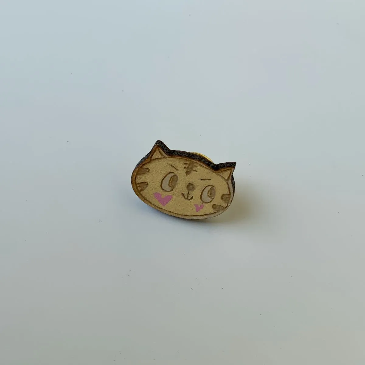 虎斑貓造型木質胸針