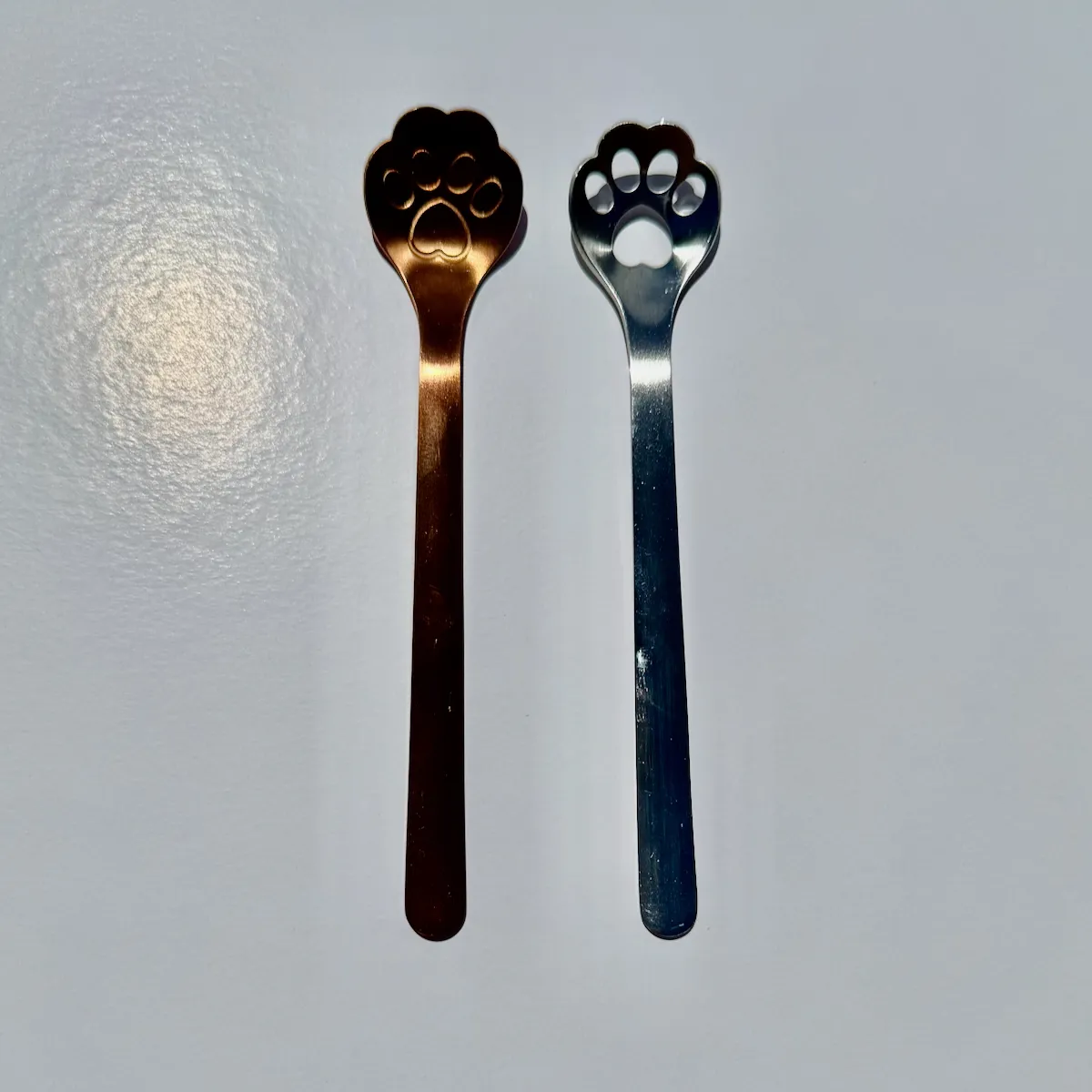 尾道・あめかんむり販售的不鏽鋼貓掌形狀湯匙